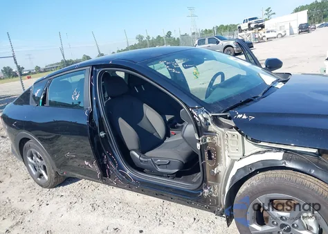 2025 Kia K4 Lxs из США, поврежденный, VIN 3KPFT4DE4SE139394